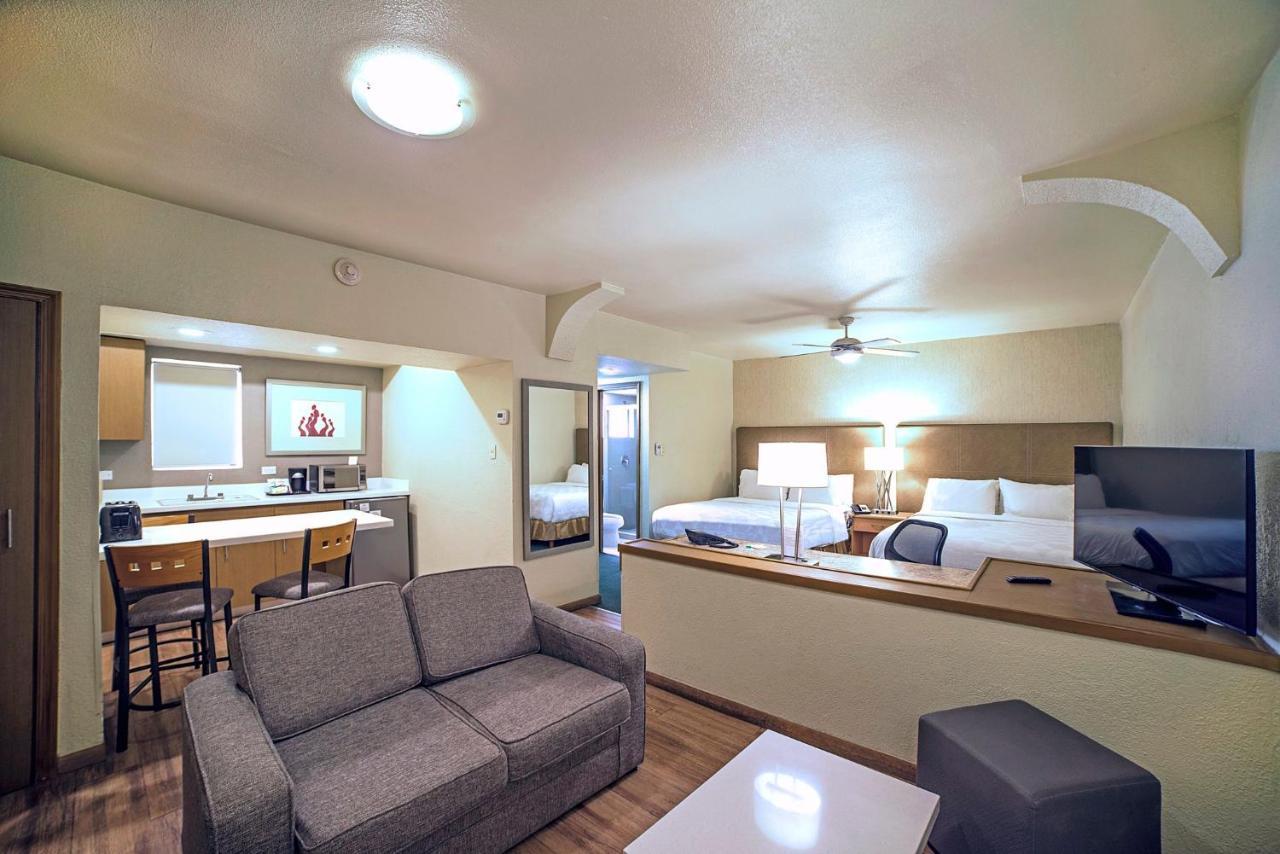 Holiday Inn Hotel & Suites Chihuahua By Ihg Ngoại thất bức ảnh