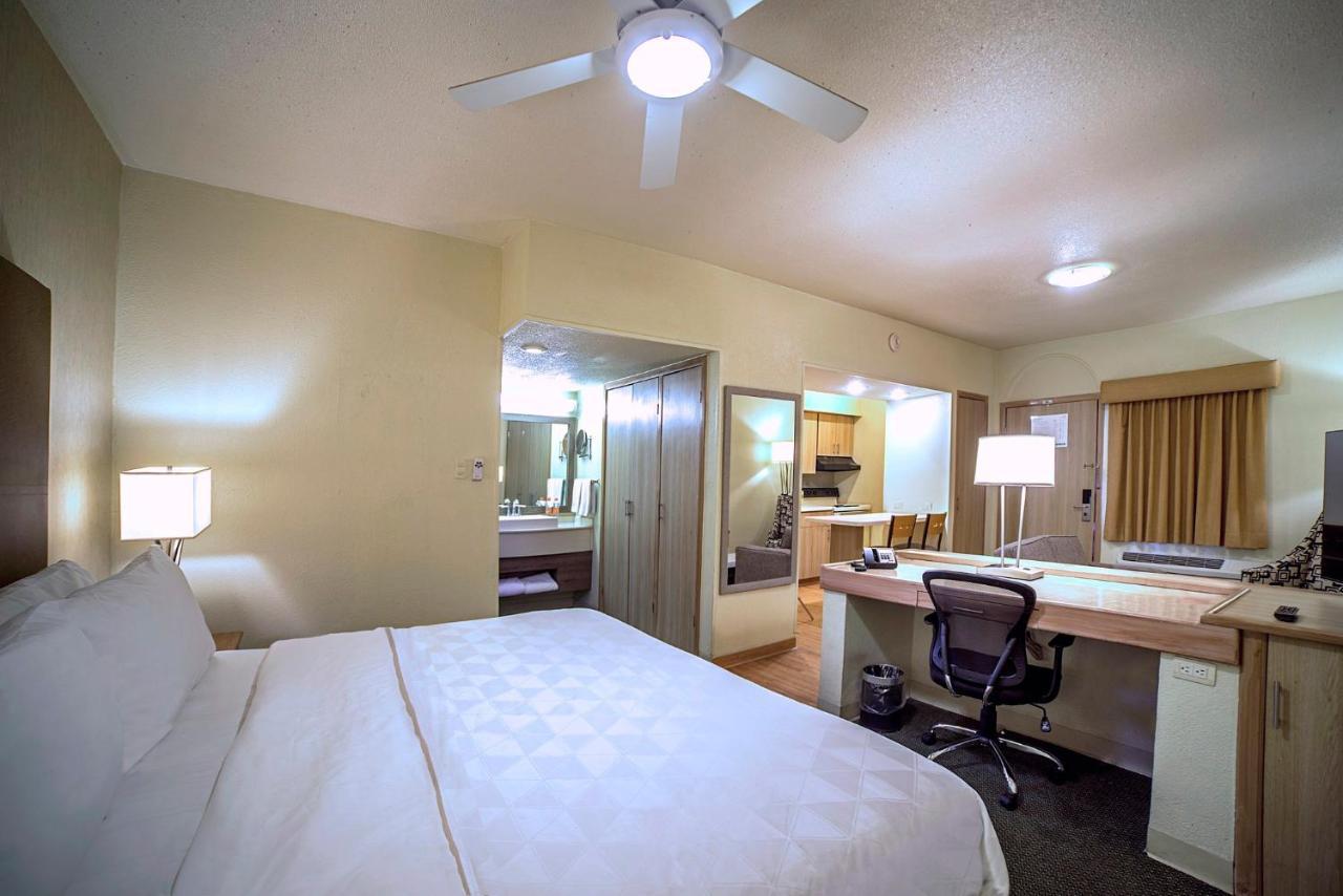 Holiday Inn Hotel & Suites Chihuahua By Ihg Ngoại thất bức ảnh