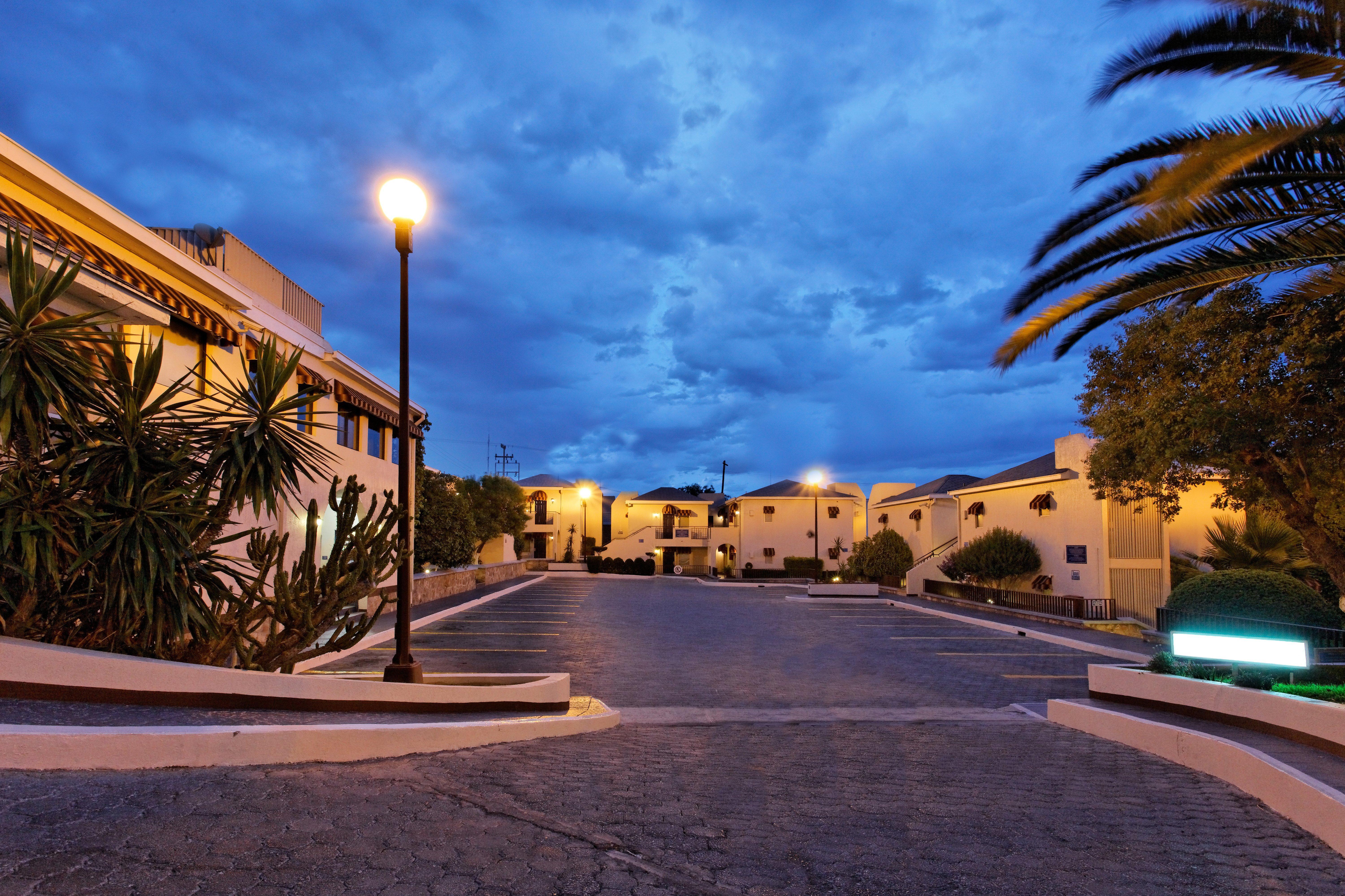 Holiday Inn Hotel & Suites Chihuahua By Ihg Ngoại thất bức ảnh