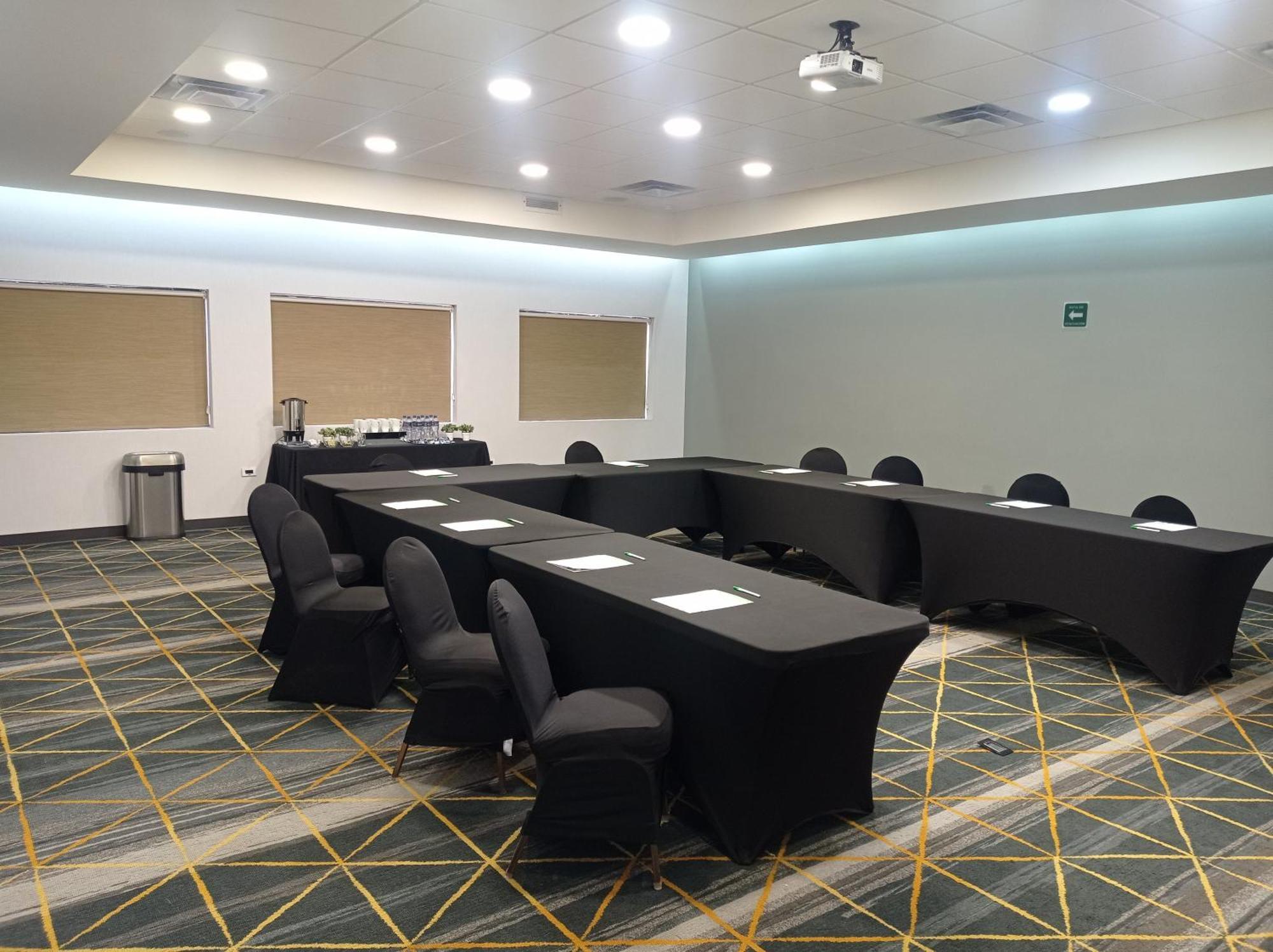 Holiday Inn Hotel & Suites Chihuahua By Ihg Ngoại thất bức ảnh